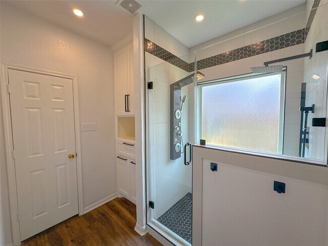 Building Photo - 14819 Grove Canyon Ct