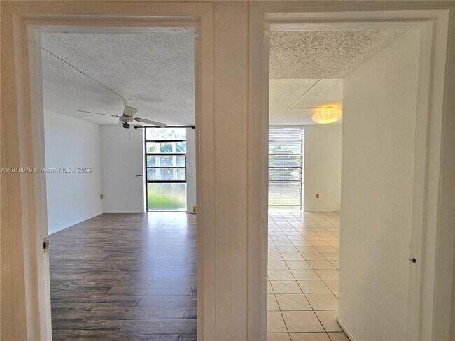 Building Photo - 2500 NE 135th St