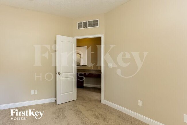 Building Photo - 86353 Sand Hickory Trail