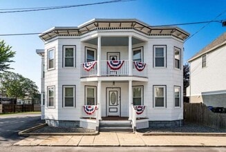 Building Photo - 33 Krakow Ave