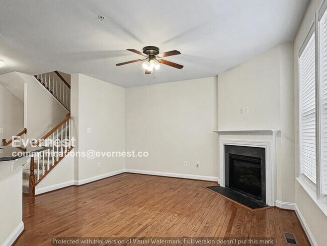 Building Photo - 3 Bed/3.5 Bath Home with Garage/ Available Now!