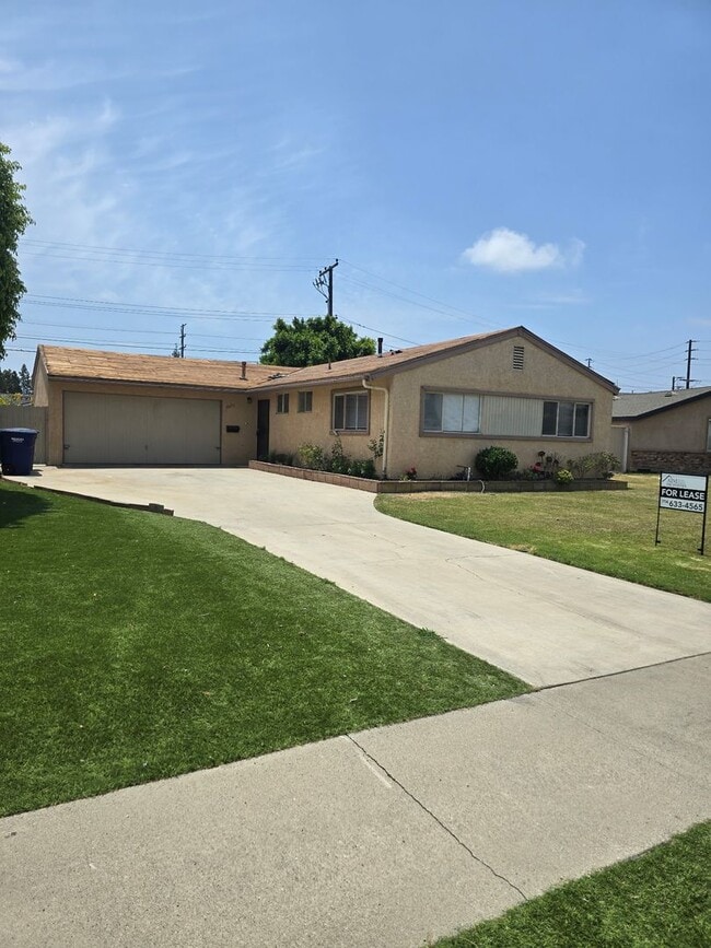 Building Photo - BUENA PARK 3 BEDROOM 2 BATH $3,500   NEAR ...