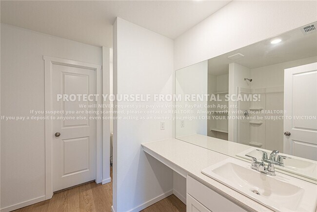 Building Photo - 611 Marsol St