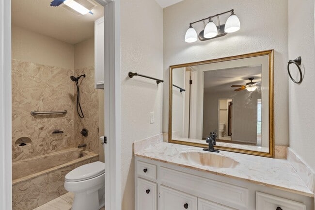 Building Photo - 106 Cross Bow