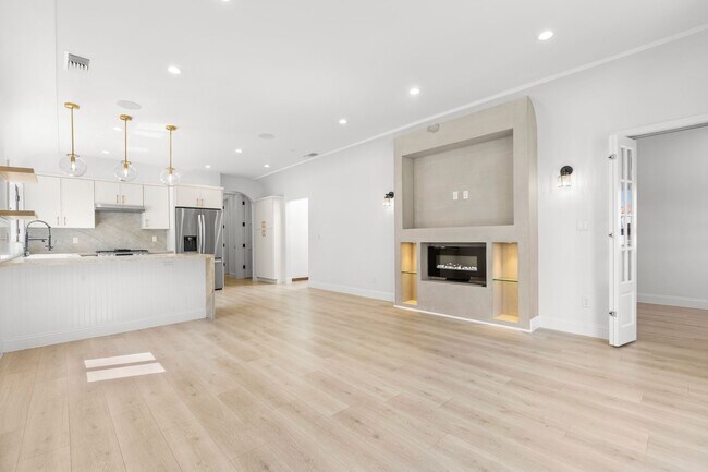 Building Photo - 341 N Genesee Ave