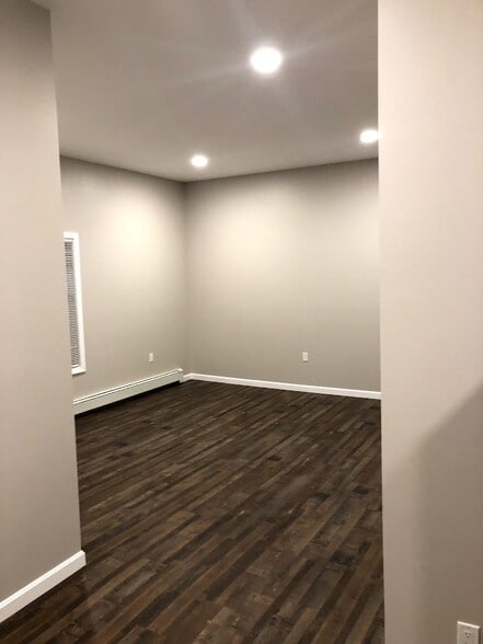 Building Photo - 69 Hampshire St