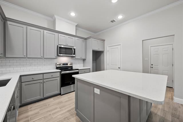 Building Photo - 2221 W Arkansas Ln