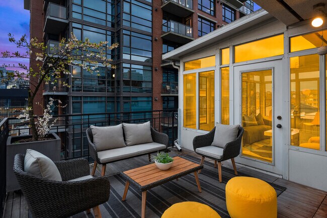 Building Photo - 1000 Union St