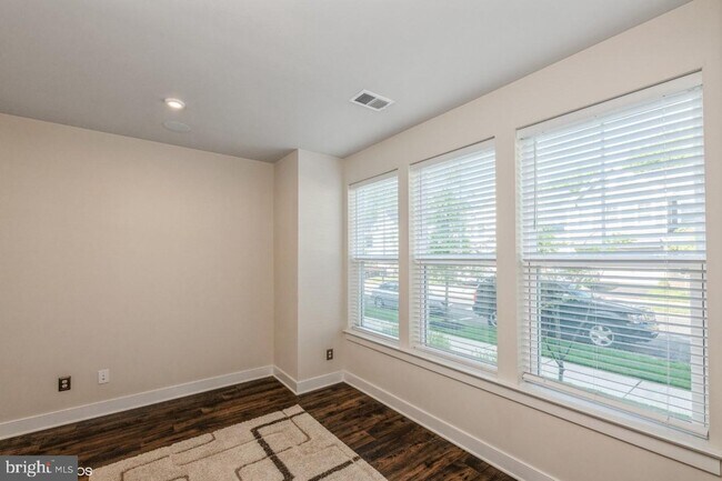 Building Photo - 1552 Meadowlark Glen Rd