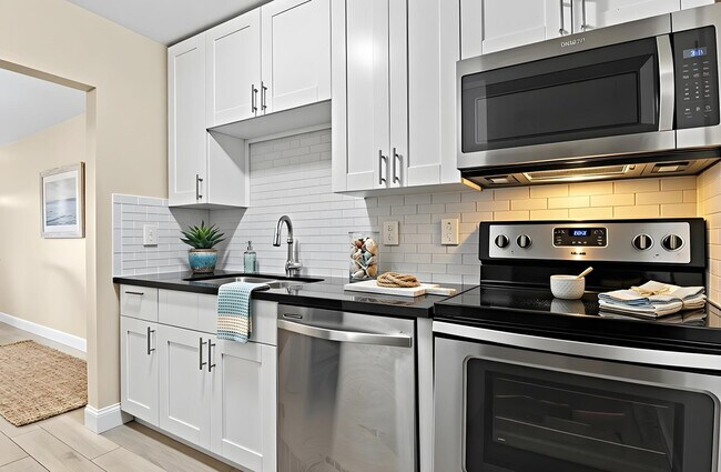 Building Photo - 2270 NE 68th St