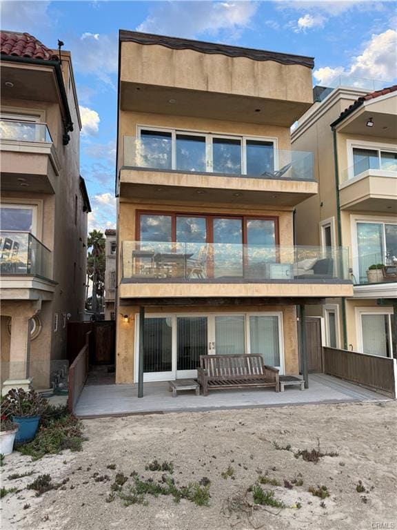 Building Photo - 87 Surfside Ave.