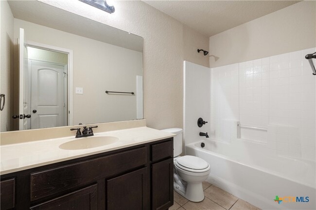 Building Photo - 290 Rosalie Dr