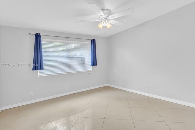 Building Photo - 2175 NE 56th St
