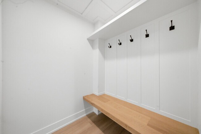 Building Photo - 2S245 Mayfield Ln