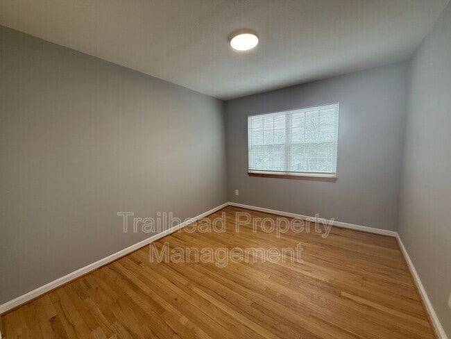 Building Photo - 316 E Gregory Blvd