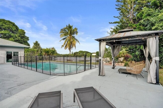 Building Photo - 1020 Bayberry Point Dr