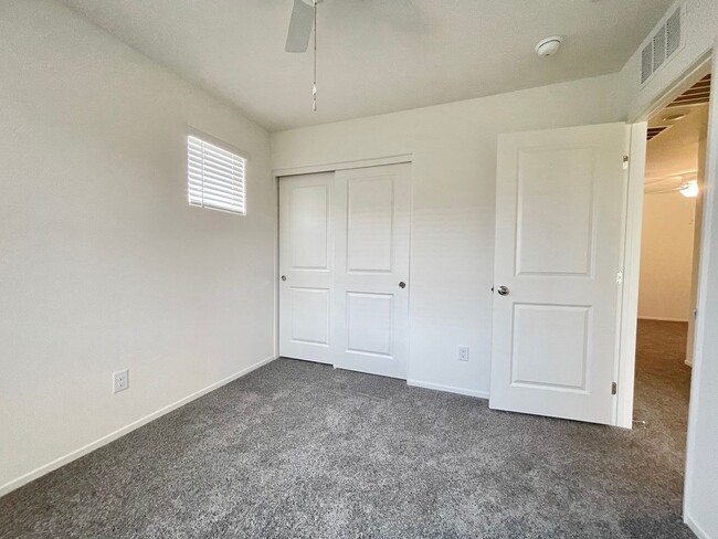 Building Photo - Cozy Newly Build 3 Bed & 2-1/2 Bath Townhome