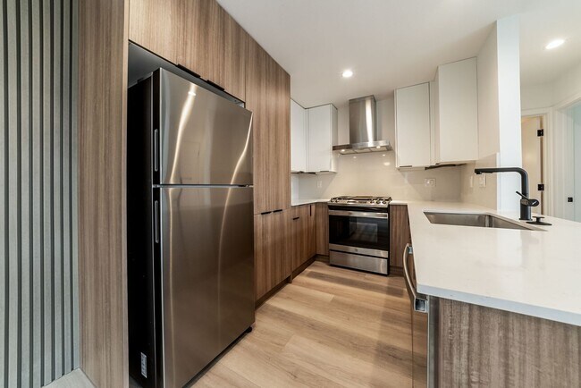 Building Photo - Stunning 2 bed / 2 bath condo in North Austin