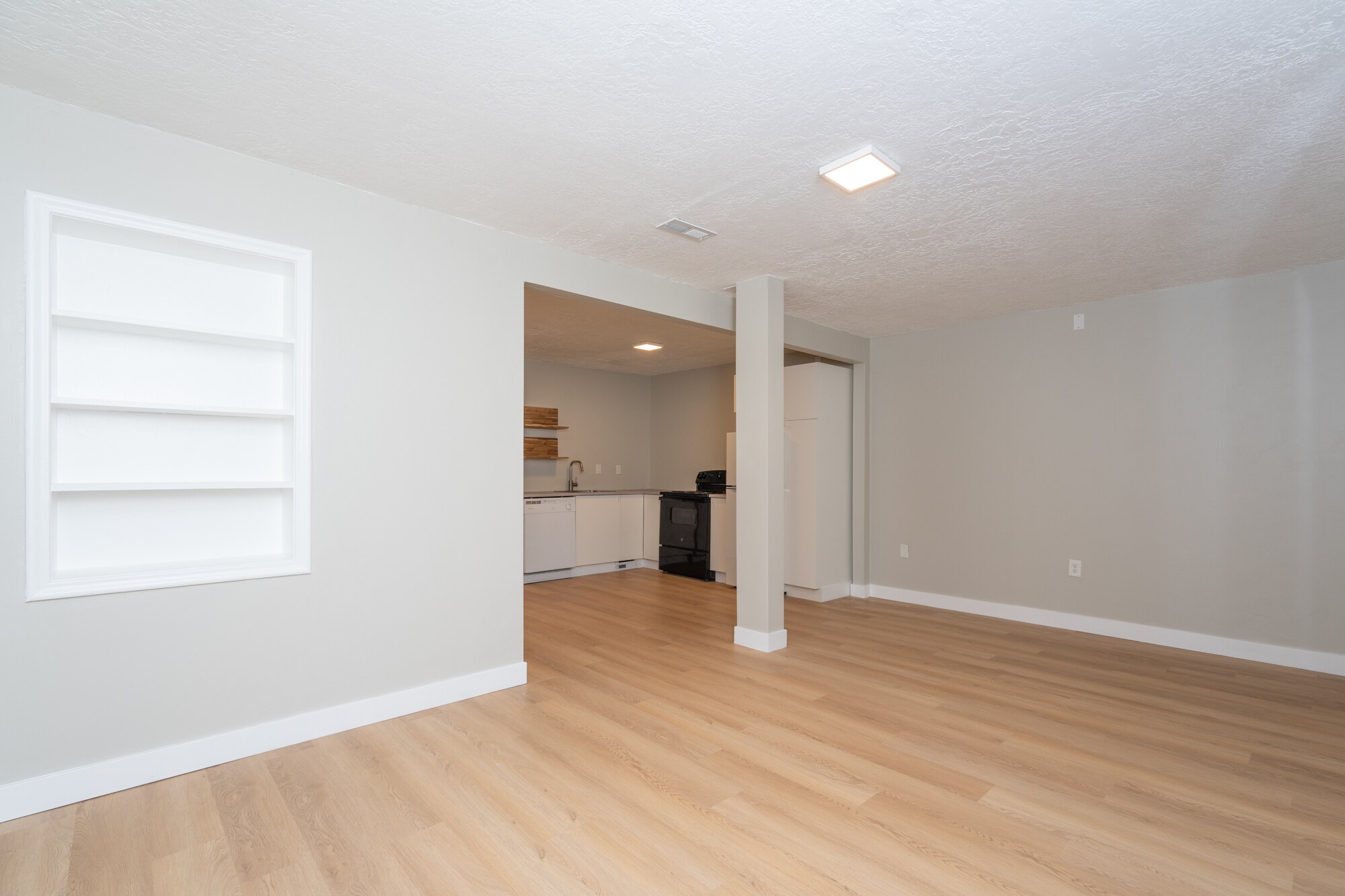 Building Photo - 2527 Porter Ave