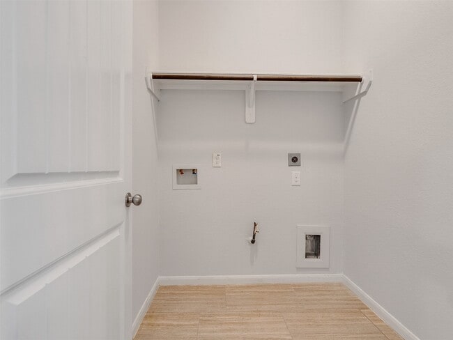 Building Photo - 10026 Thicket Park Ln