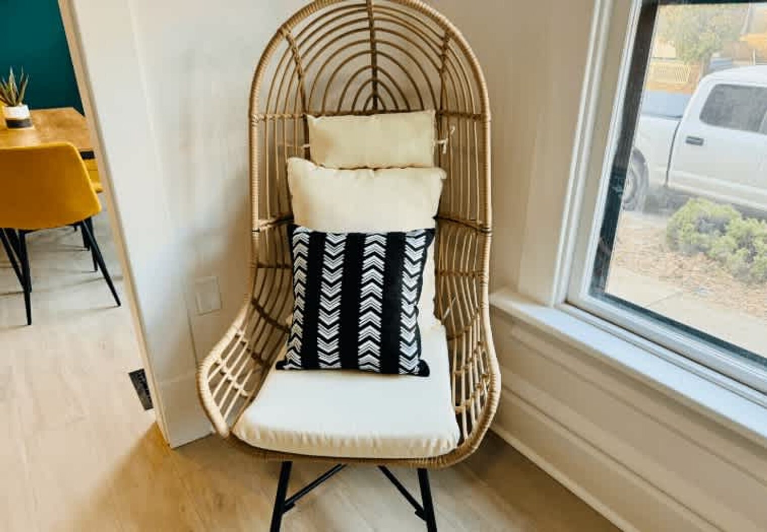 Building Photo - 309-311-311 W 4th Ave