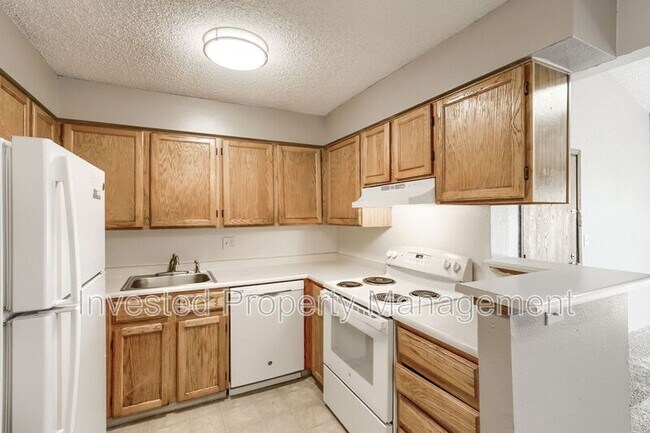 Building Photo - 11971 E Harvard Ave