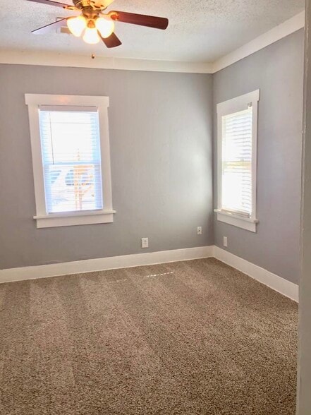 Master bedroom - 2812 NW 15th St