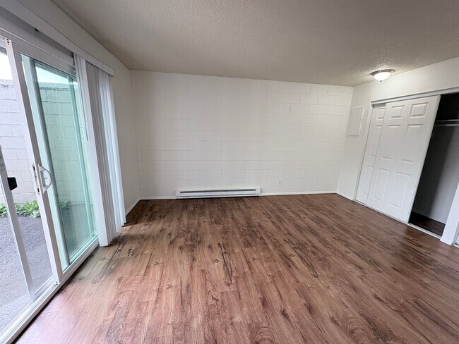 Building Photo - Sh314-316