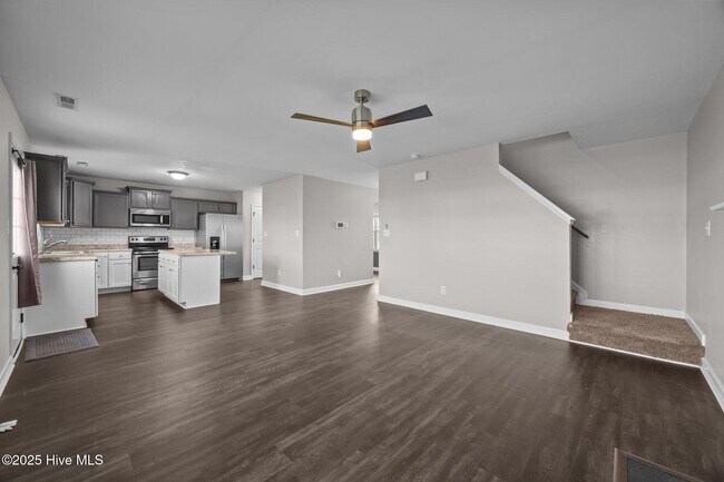 Building Photo - 100 Shallow Ct