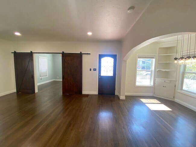Building Photo - Fabulous Reno Historical House - Charming ...