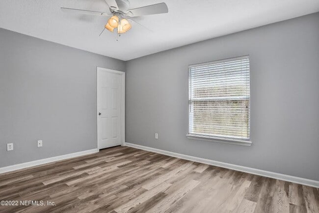 Building Photo - 822 Black Cherry Dr S