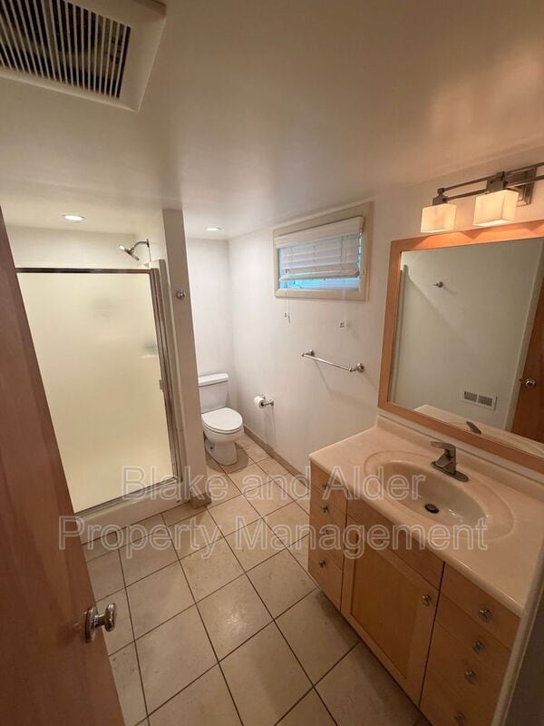 Building Photo - 5226 SE Clinton St