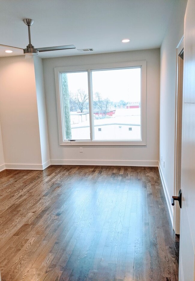 Building Photo - Luxury Townhome in Desirable Germantown Neighborhood