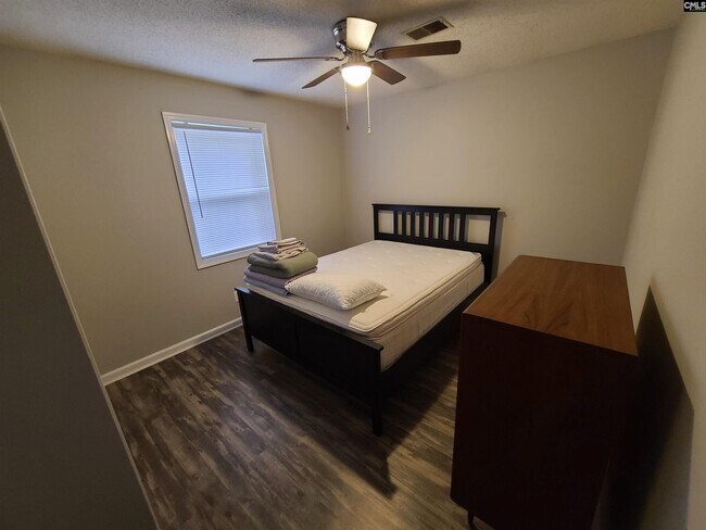 Building Photo - 3900 Persimmon St