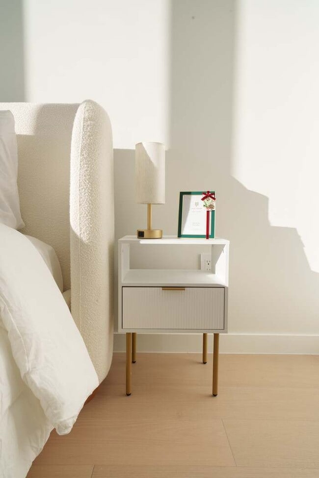 Building Photo - 35-32 Leavitt St