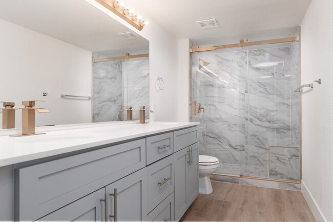 Building Photo - Completely remodeled 1st floor unit in gated Silverado Ranch community