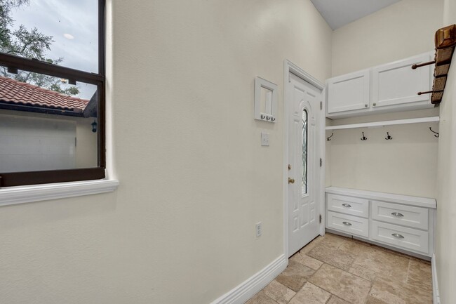 Building Photo - Gorgeous Winter Park Home
