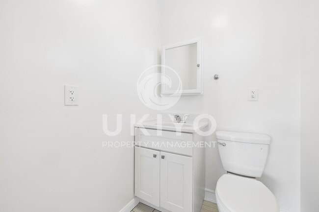 Building Photo - 3007 Nicol Ave