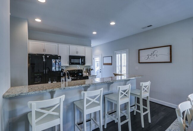 Building Photo - 105 Ridgeline Ln
