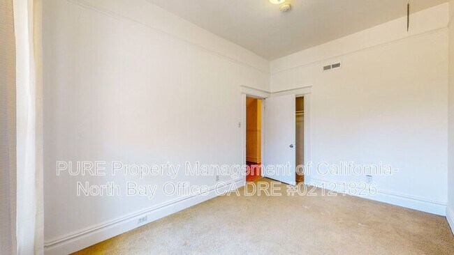 Building Photo - 28 Cunningham Pl