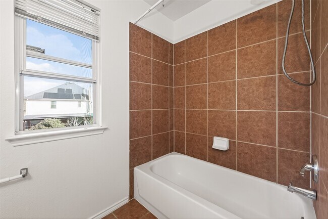 Building Photo - 4922 Beechknoll Ln