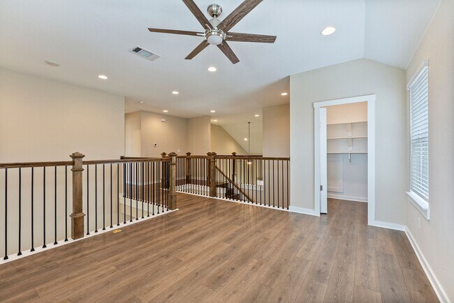 Building Photo - Beautiful Move-In Ready 4 bedroom, 3 bathroom home in Liberty Hill ISD!