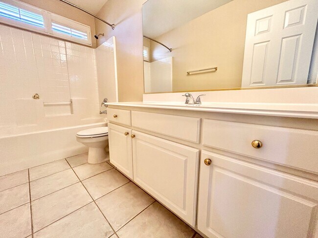 Building Photo - BEAUTIFUL 2 STORY HOUSE IN GATED SEVEN HIL...