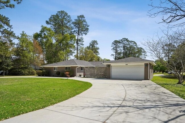 Building Photo - 102 N Dabney Dr