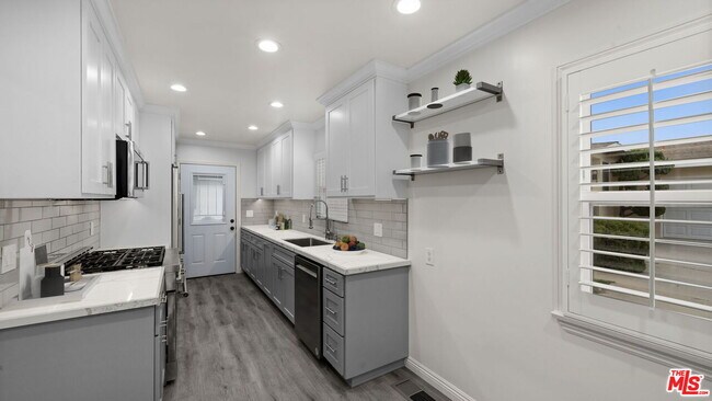 Building Photo - 6311 S La Tijera Blvd