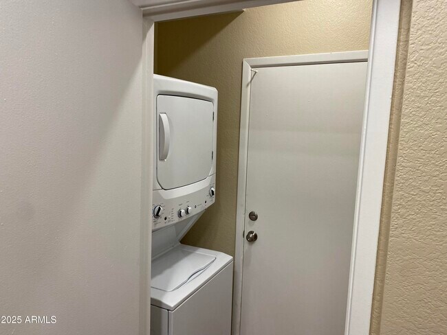 Building Photo - 9205 N 59th Ave