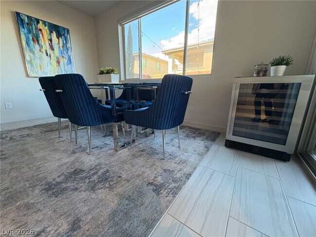 Building Photo - 9702 Sapphire Rim Ave