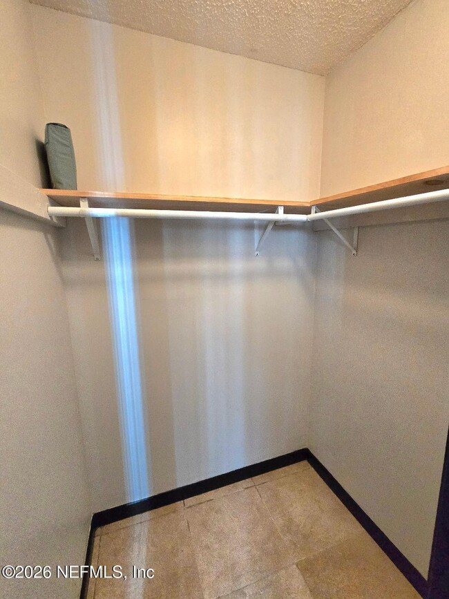 Building Photo - 6931 Cane Grass Ln E