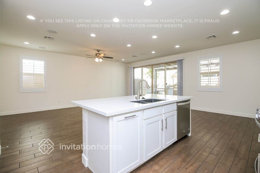 Building Photo - 9754 E Kinetic Dr