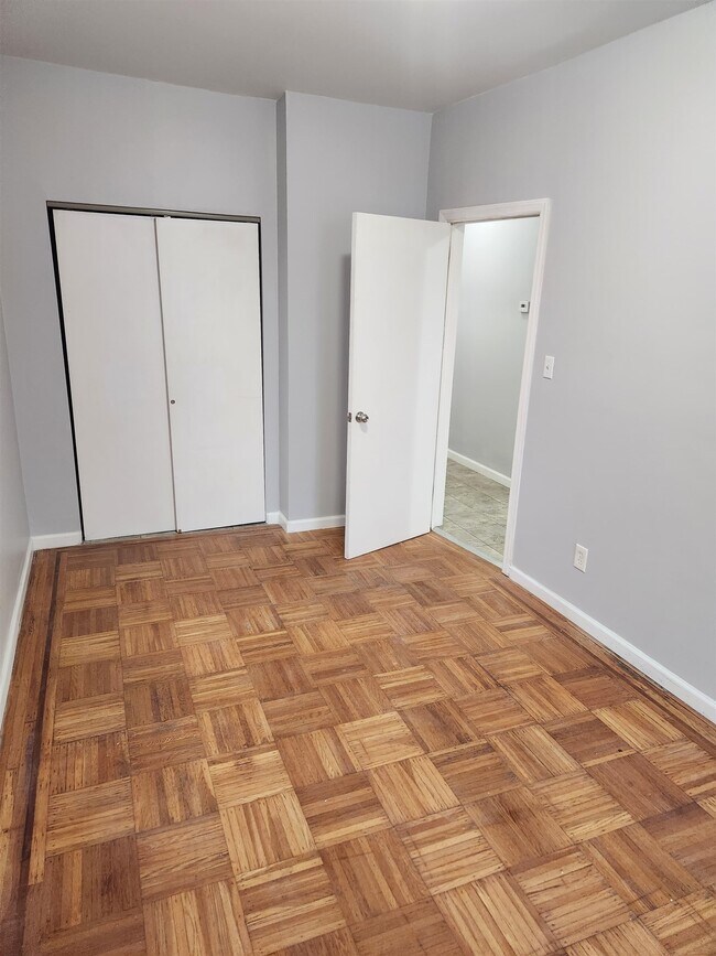 Building Photo - 57 Condict St